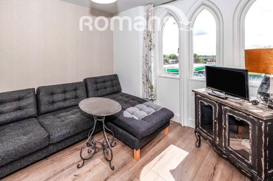 Property photo 2 of 11 Living Room