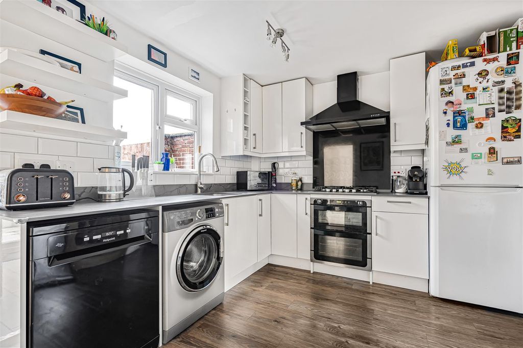 Property photo 3 of 17 7_66542.Jpg