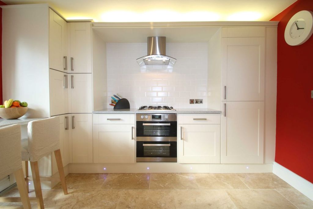 Property photo 2 of 16 62Lb Kitchen 2