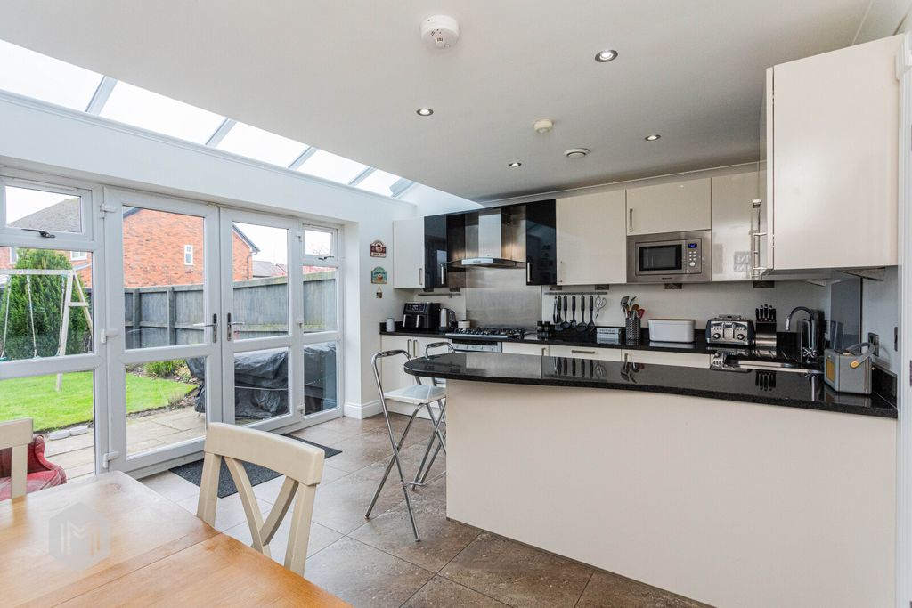 Property photo 2 of 21 Picture No. 08