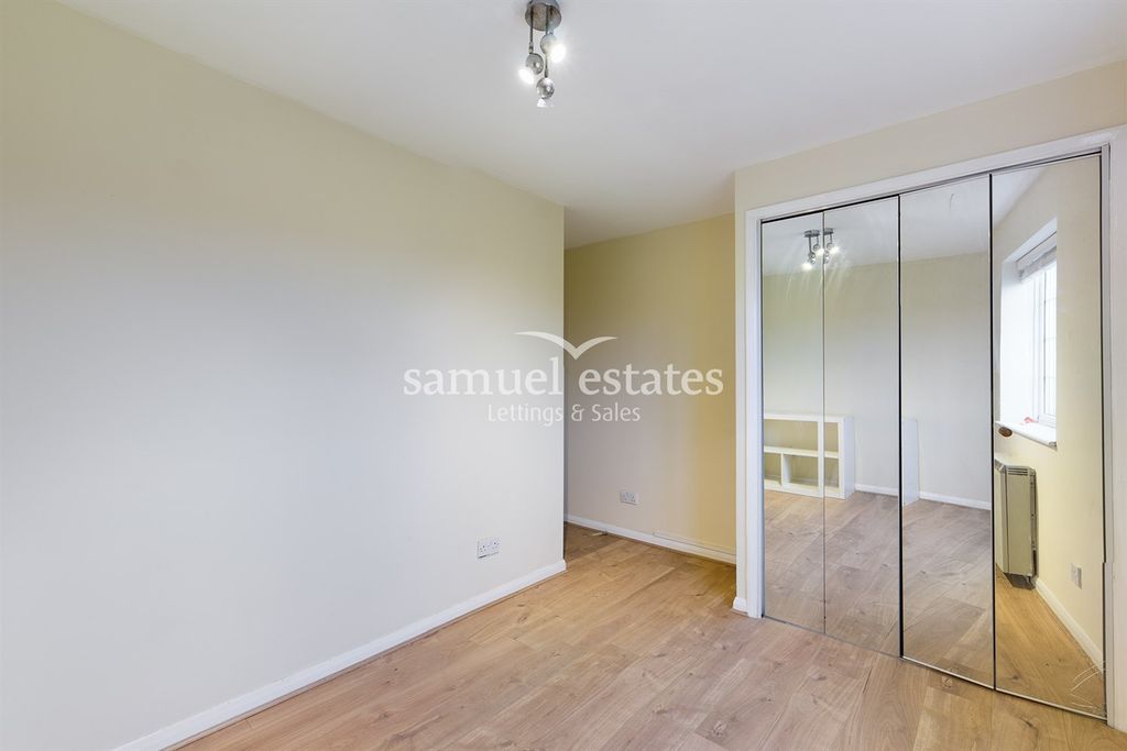 Property photo 3 of 8 Bedroom