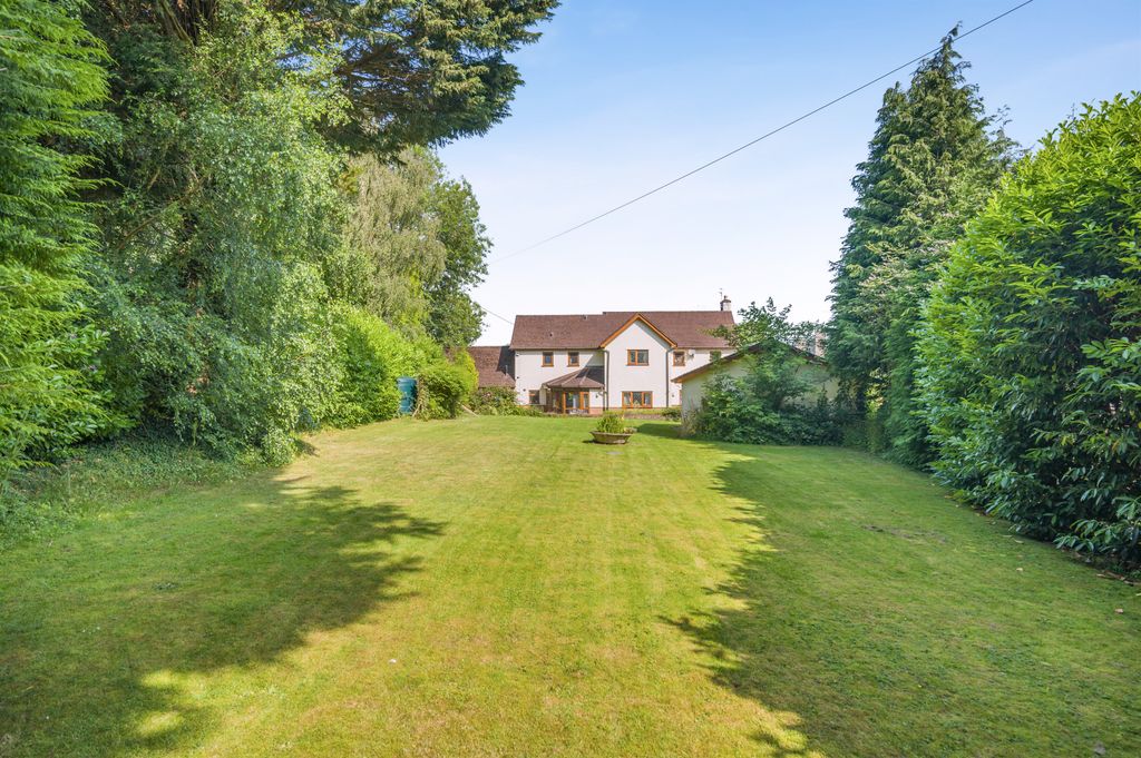 Property photo 2 of 29