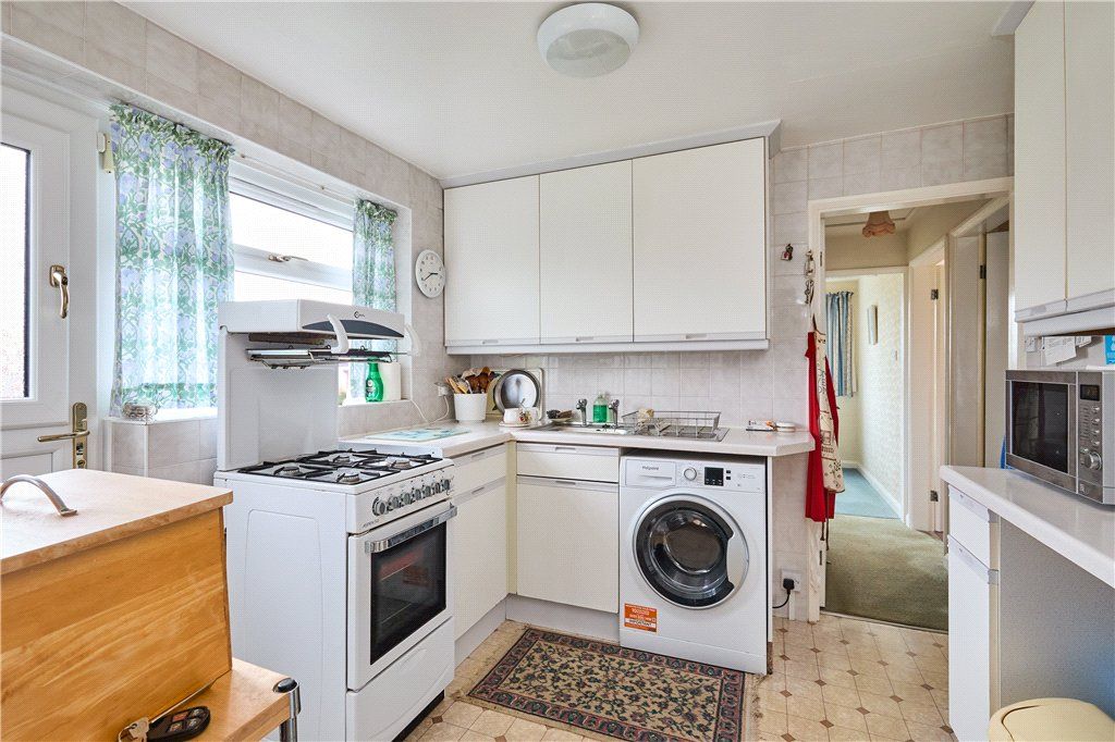 Property photo 3 of 20 Kitchen
