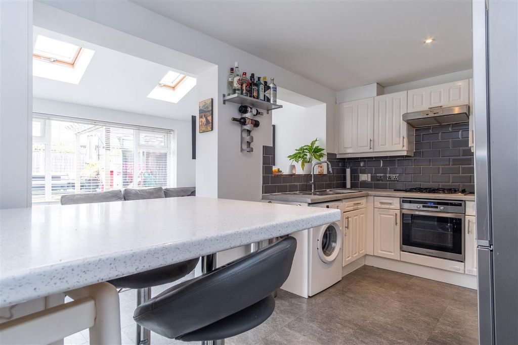 Property photo 3 of 21 Kitchen/Diner