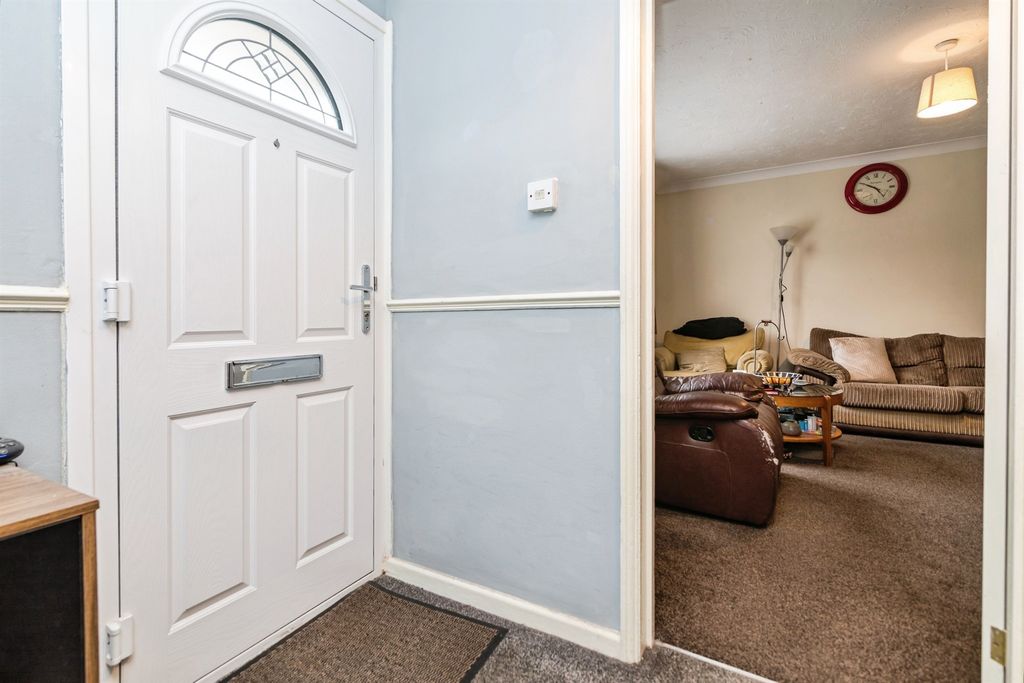 Property photo 2 of 20