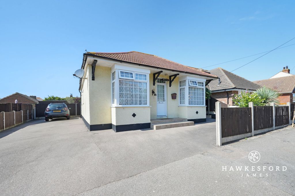 Property photo 1 of 16 Cheyne Road, Eastchurch - Front