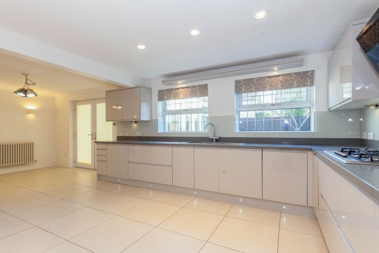 Property photo 2 of 9 335075