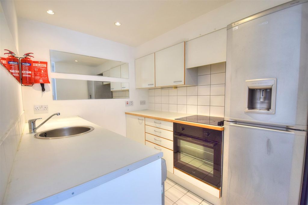 Property photo 2 of 8 Dsc_0935_Enhancer.Jpg