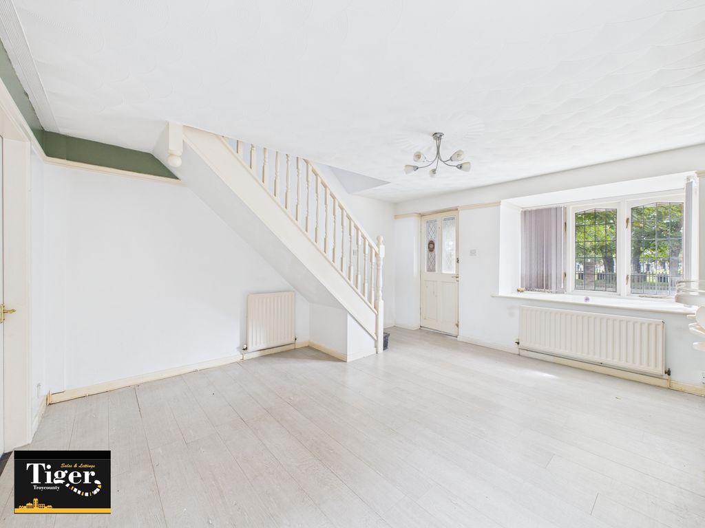 Property photo 3 of 16 Cam03440G0-Pr0400-Still011