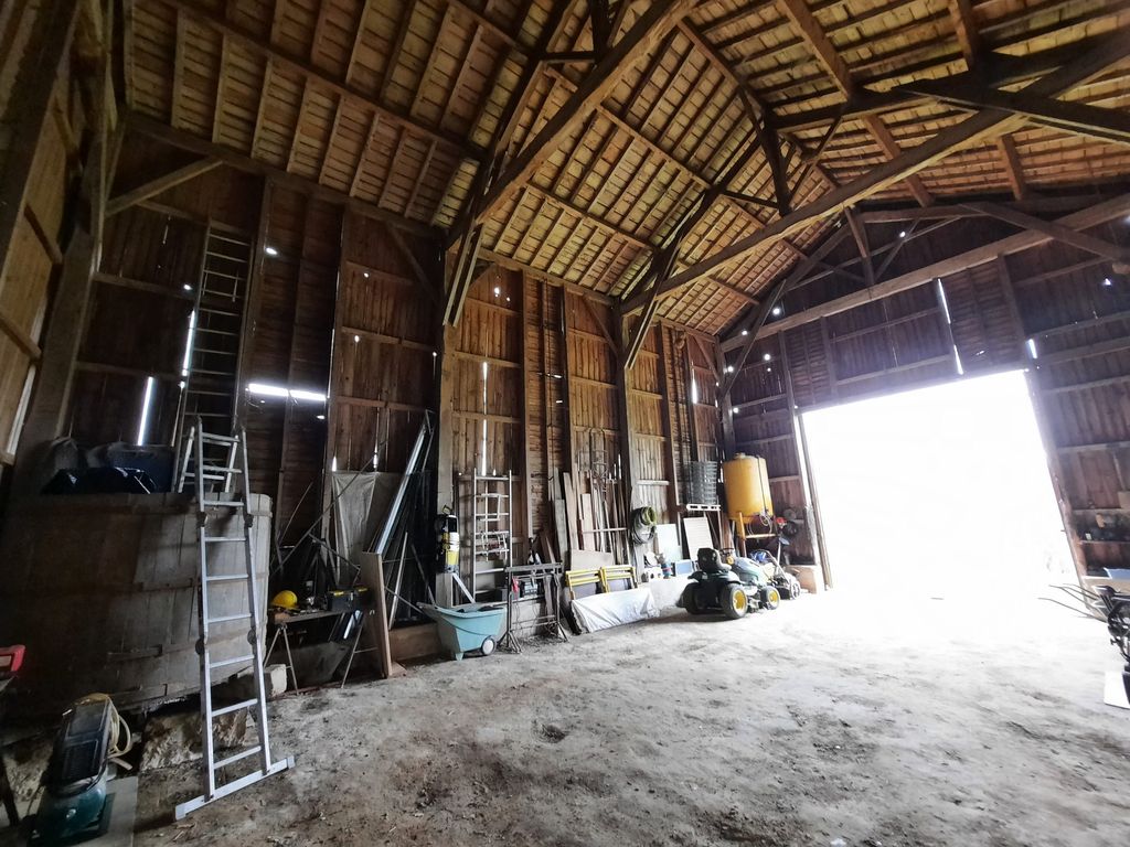 Property photo 2 of 26