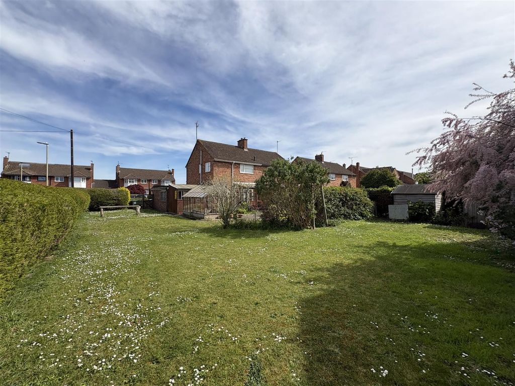 Property photo 2 of 11