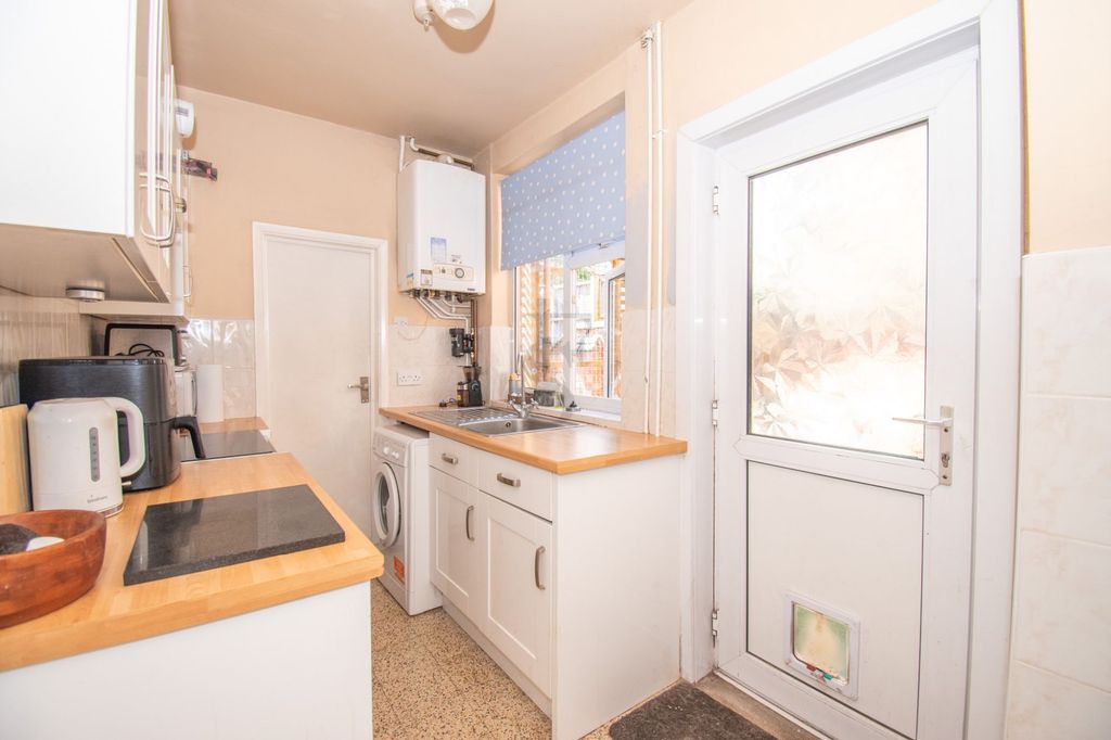 Property photo 3 of 12