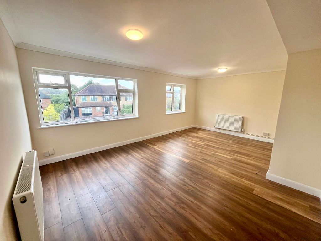 Property photo 1 of 12 Living Room