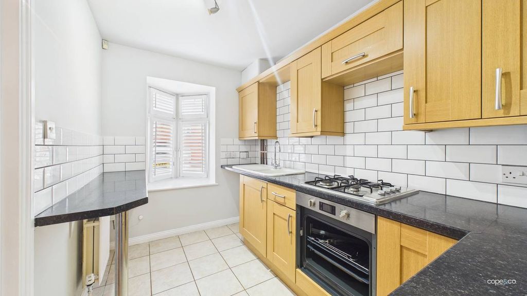 Property photo 2 of 15 5009883