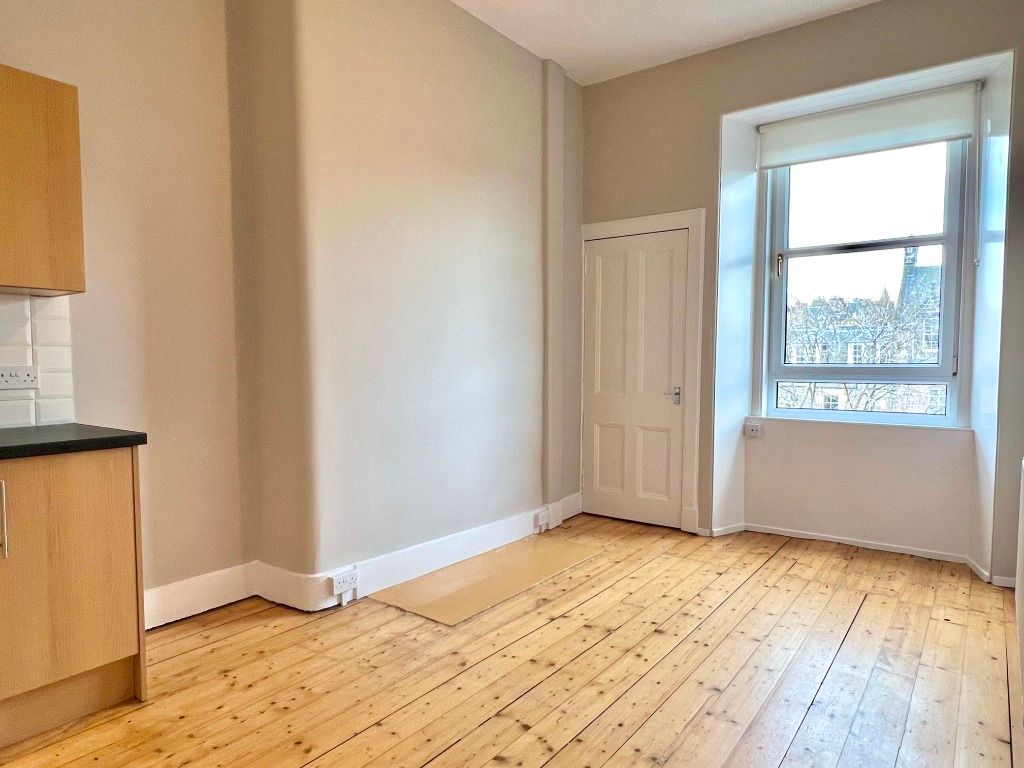 Property photo 3 of 10 Photo 3