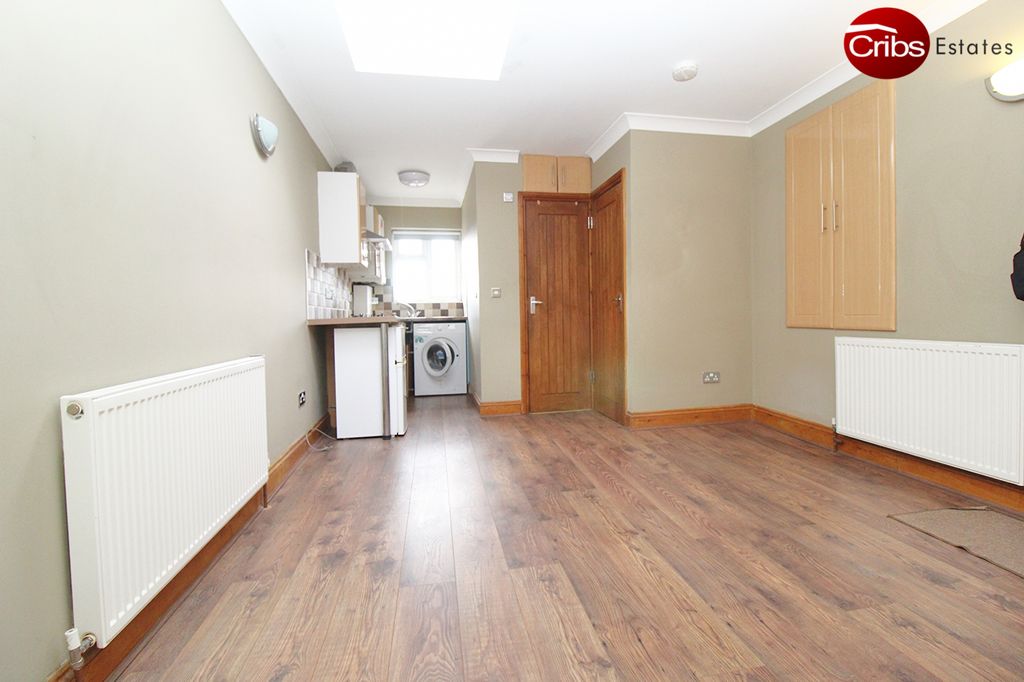 Property photo 2 of 7 Gallery