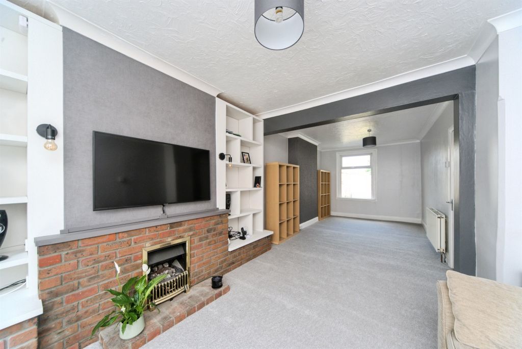 Property photo 2 of 20