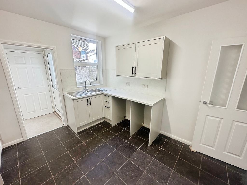 Property photo 2 of 16 Image