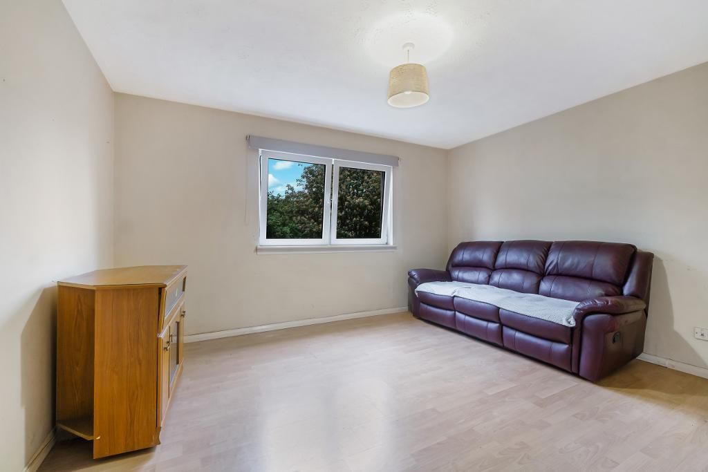 Property photo 2 of 16 Living/ Dining Room