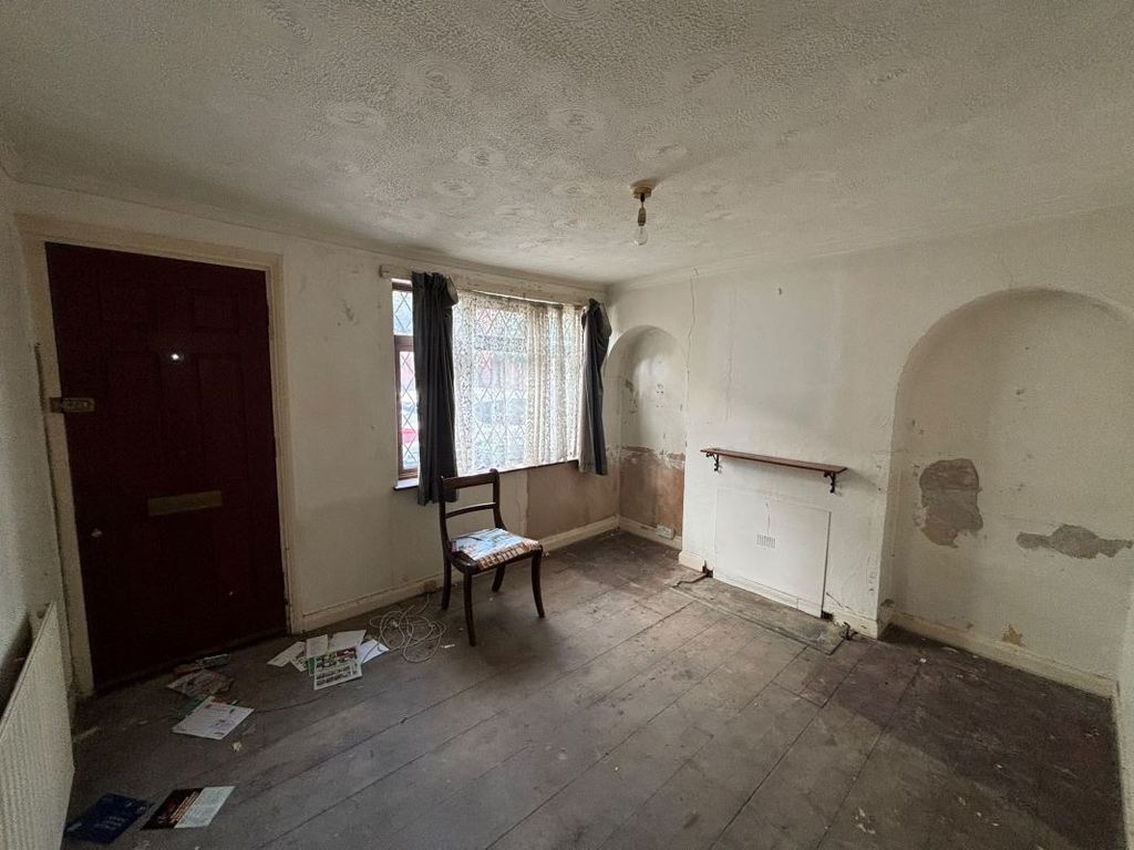 Property photo 2 of 8