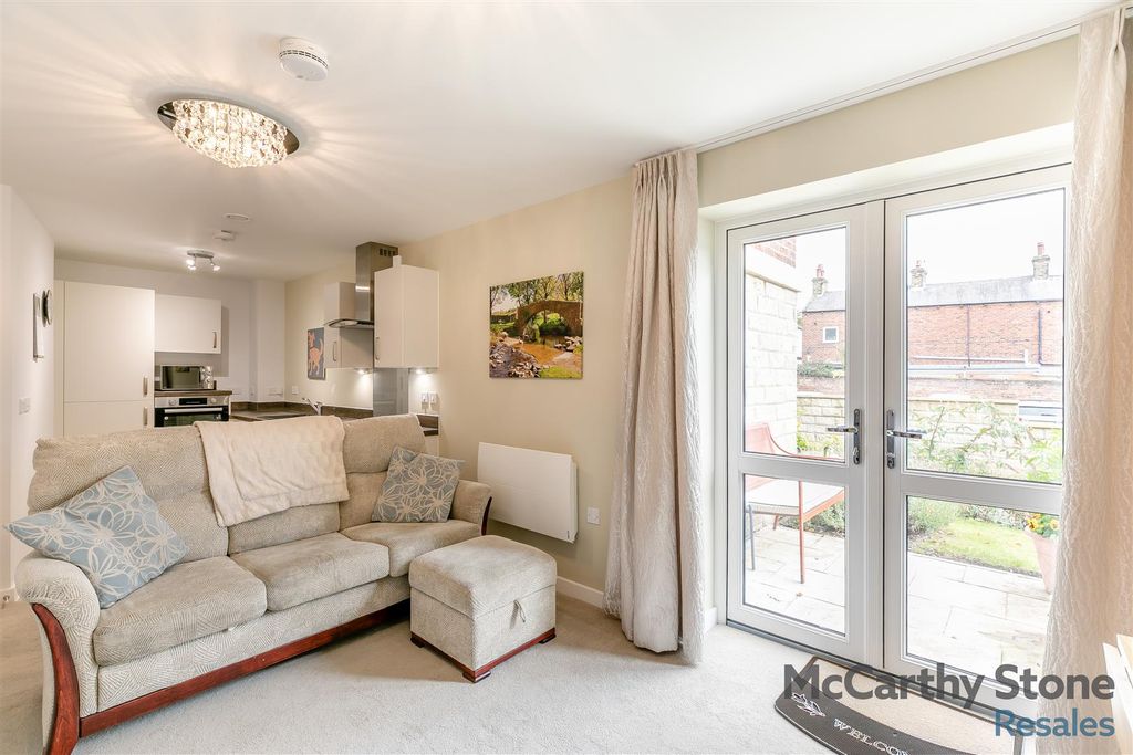 Property photo 2 of 25 8663834-Interior06.Jpg