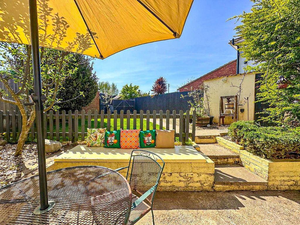 Property photo 2 of 19 5032823