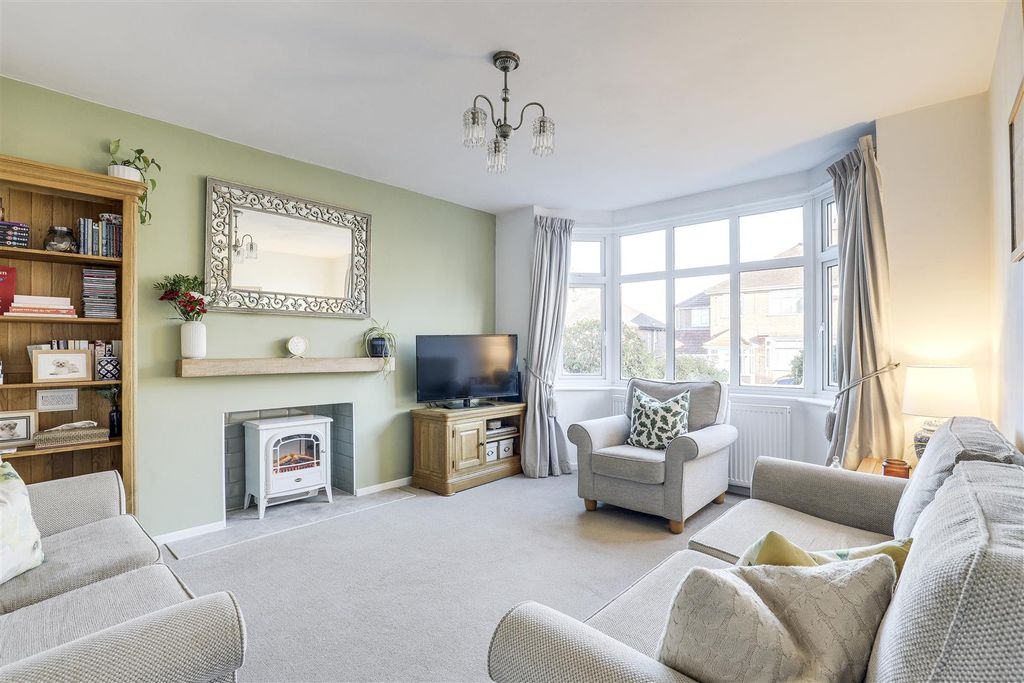 Property photo 2 of 20 12279.Jpg