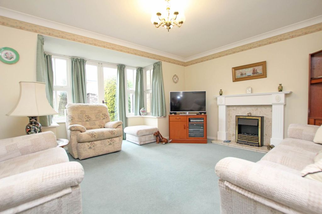 Property photo 2 of 23