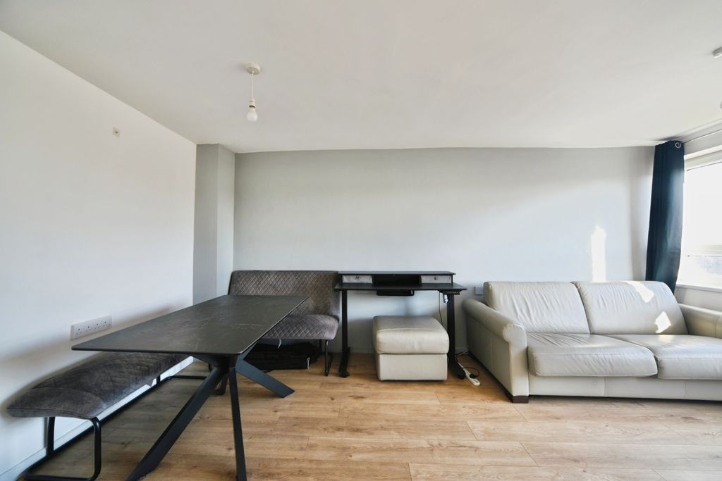 Property photo 3 of 23 Pbox-Img.Jpg