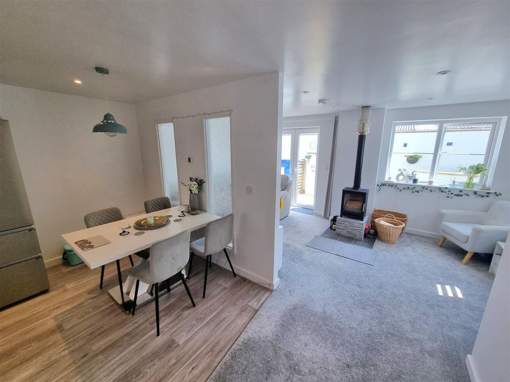 Property photo 3 of 18 Open Plan.Jpg