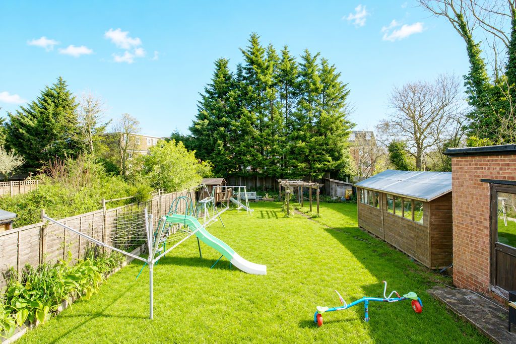 Property photo 2 of 14 Photo 15