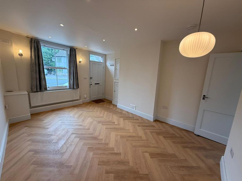 Property photo 2 of 12 2d7Be4F7-A03F-431B-B82E-c6c8Ffea2759.Jpg
