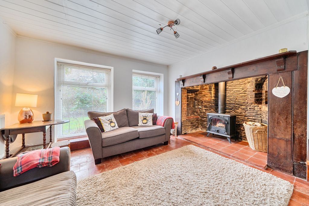 Property photo 2 of 20 Sitting Room