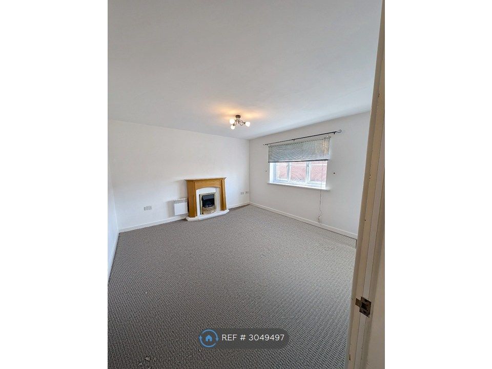 Property photo 2 of 18 Living Room