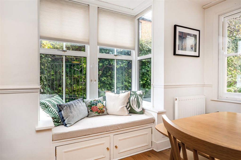 Property photo 3 of 19 Feature