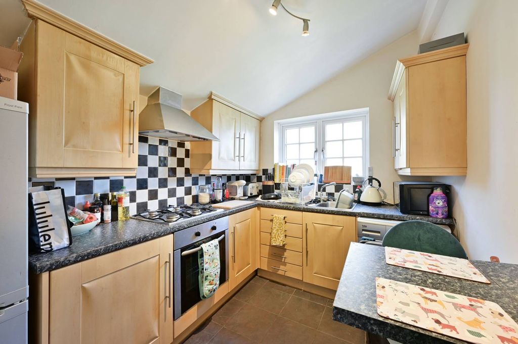 Property photo 3 of 7