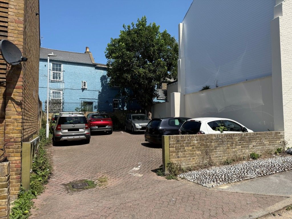 Property photo 1 of 2 Freehold Land