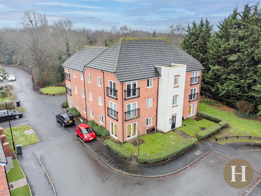 Property photo 3 of 17 Hadleigh Estate Agents-22.Jpg