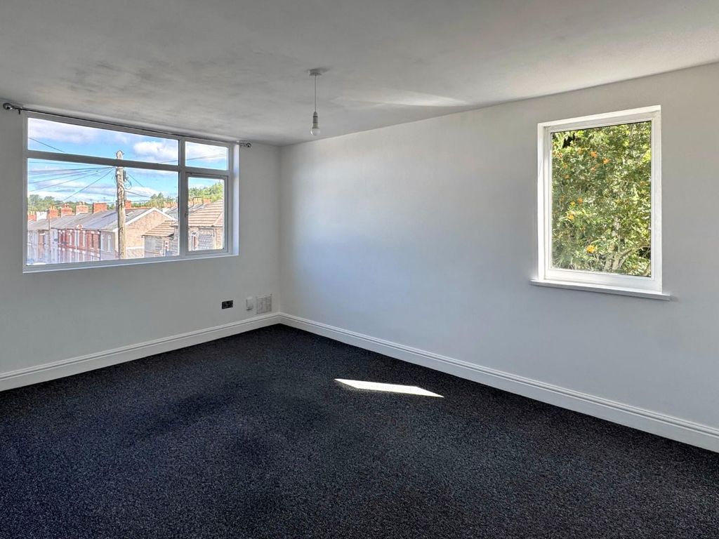 Property photo 2 of 11 Lounge/Dining Room