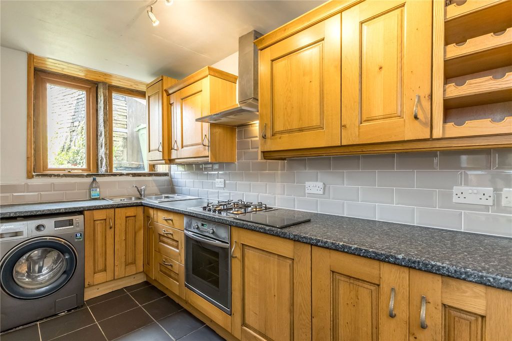 Property photo 3 of 22 Kitchen