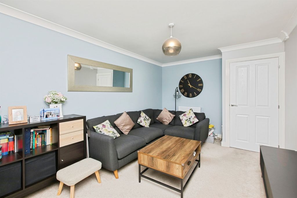 Property photo 3 of 17