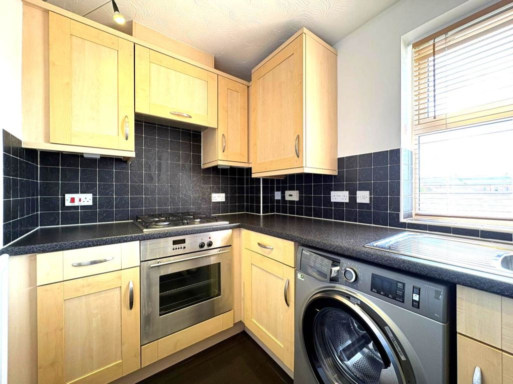 Property photo 3 of 6