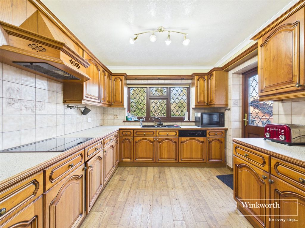 Property photo 3 of 27 Picture No. 29