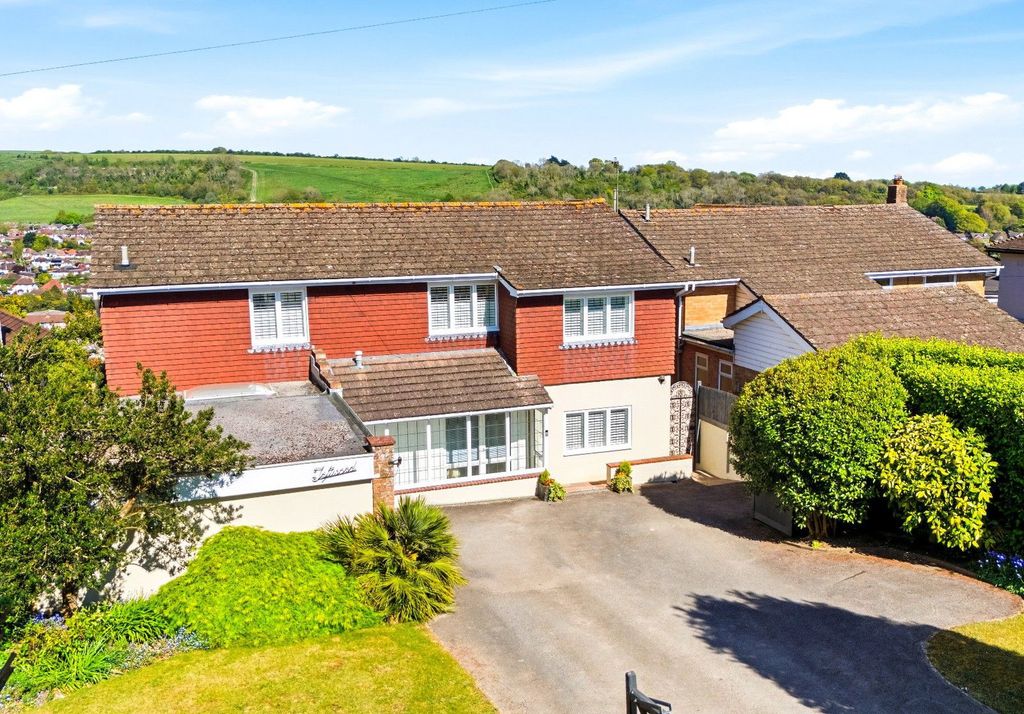 Property photo 1 of 31