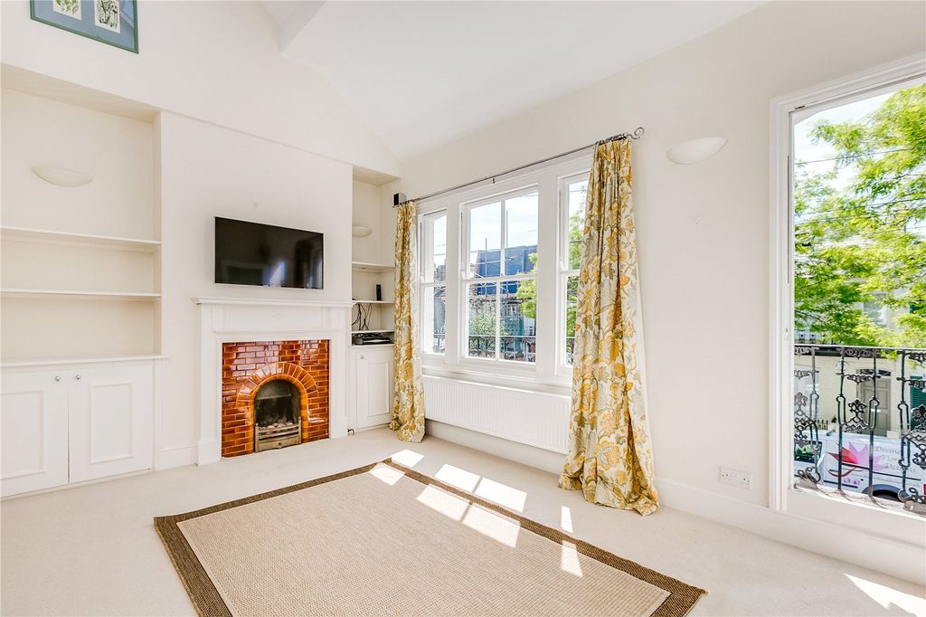 Property photo 1 of 6