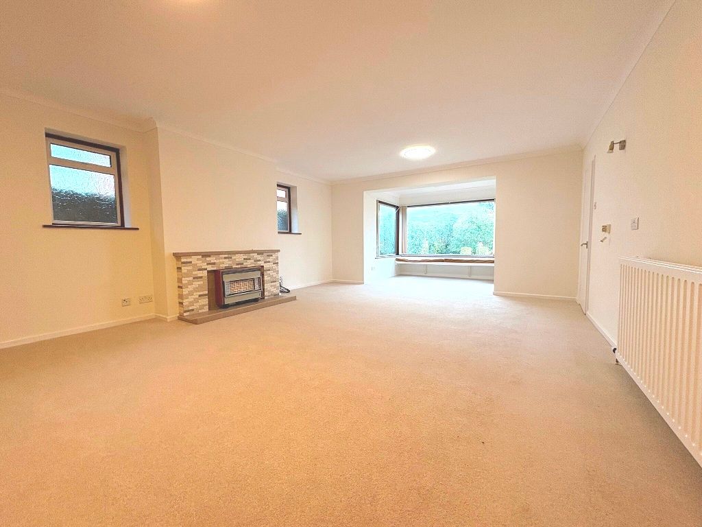 Property photo 3 of 14 Sitting Room