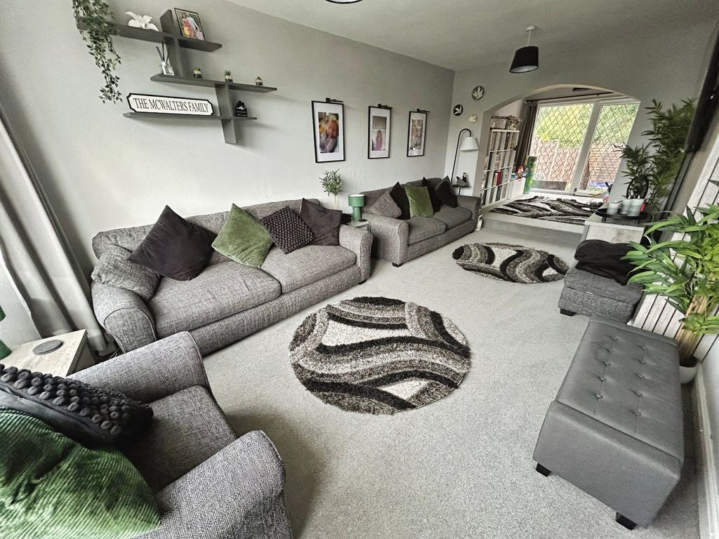 Property photo 2 of 13 Picture No. 11