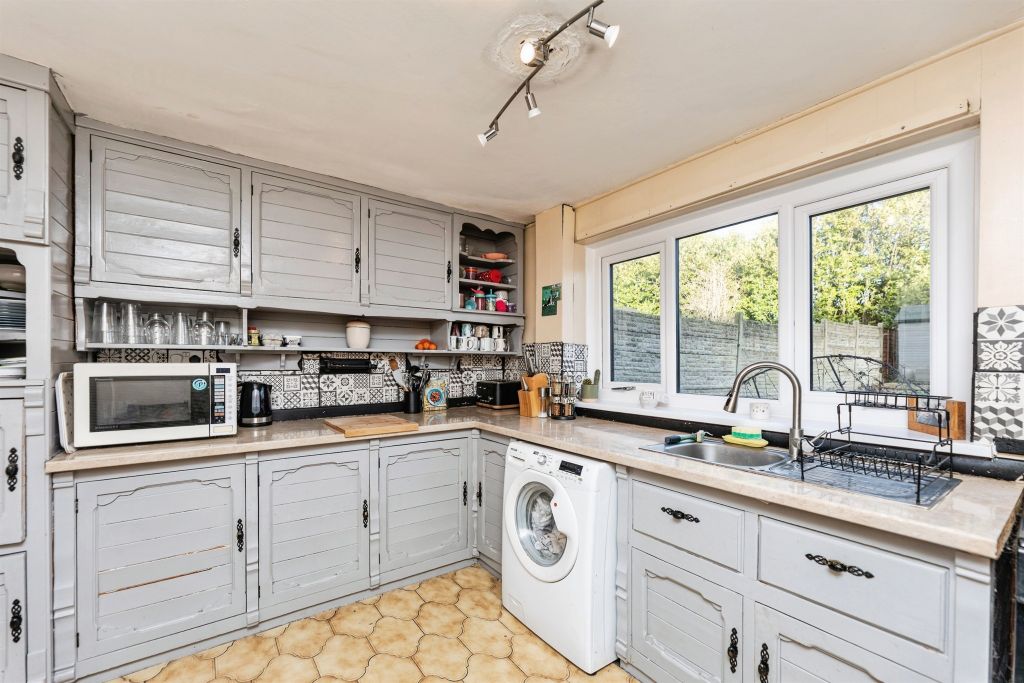 Property photo 3 of 12