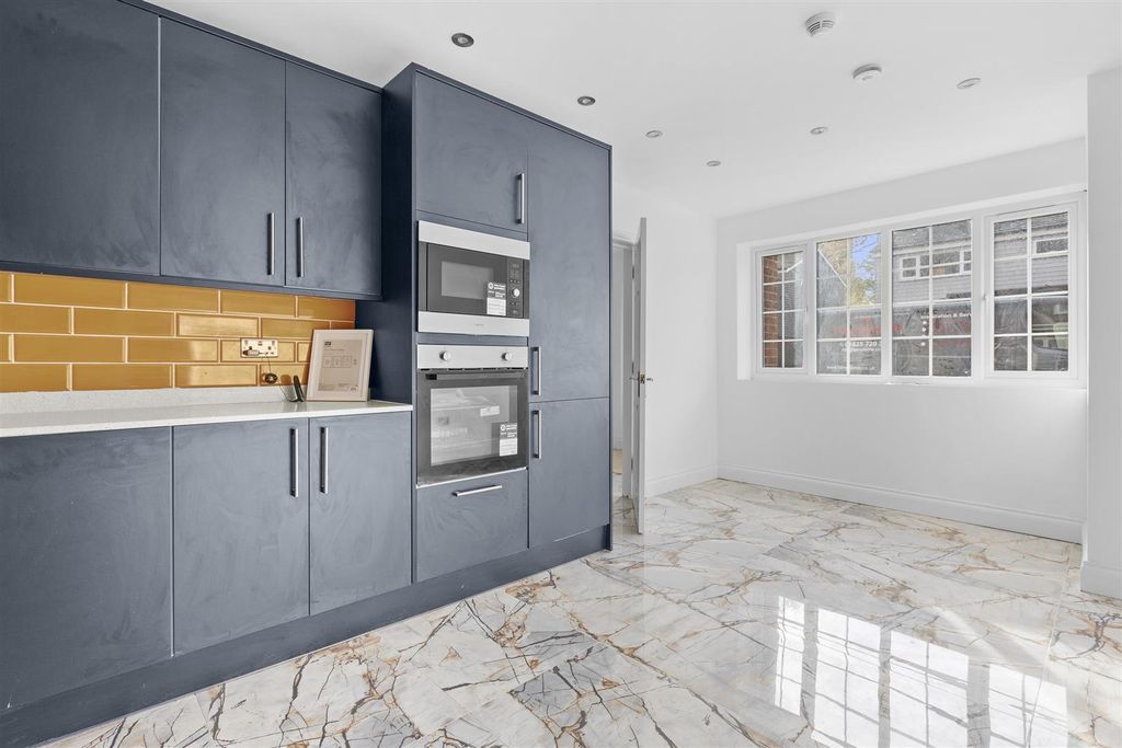 Property photo 3 of 18 Acme House, Wooburn Moor, Hp10 0Nh-10.Jpg