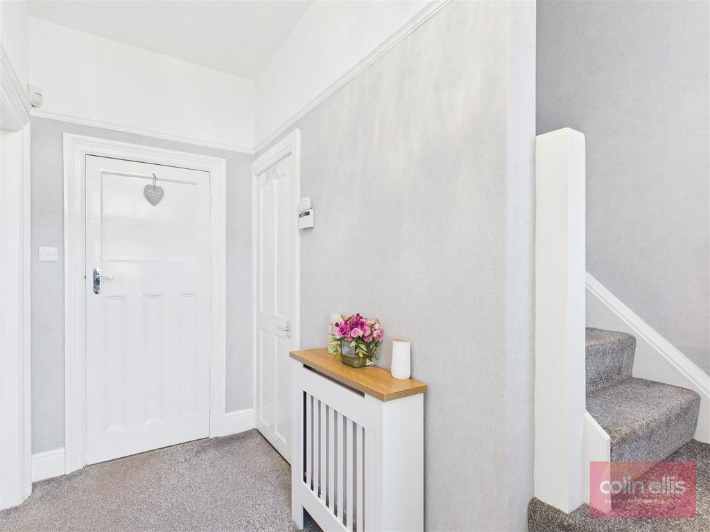 Property photo 2 of 28 Cam05075G0-Pr0210-Still013.Jpg